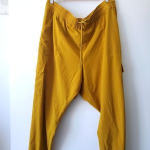 XXL old navy cropped athletic pants